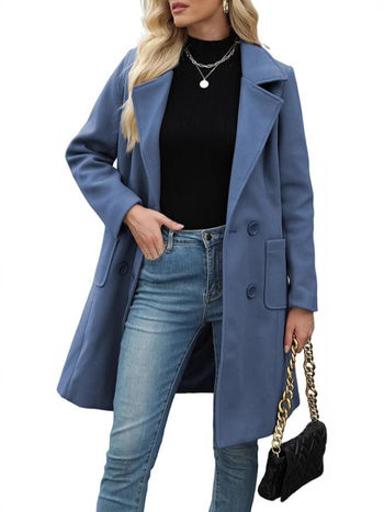 Női karcsúsított, kétsoros gombos zakó poliészter anyagból, gallérral, hosszú ujjú