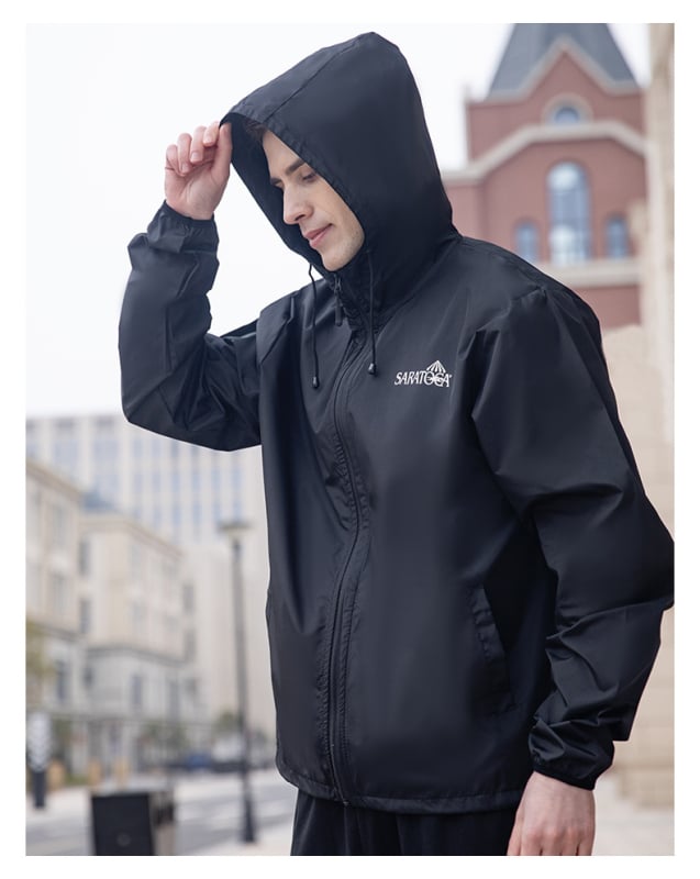 Леко пролетно-есенно спортно яке, едноцветно, със стойкова яка, без качулка, цип отпред, тънък плат, странични джобове