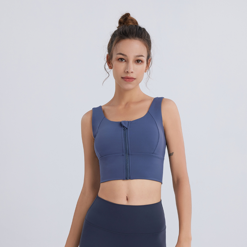 Спортен сутиен с цип и полуфиксирани чашки, дишащ и бързосъхнещ, Nylon 80% / Spandex 20%