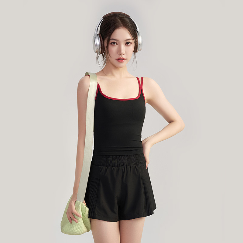 Йога потник с подплънки за бюст, контрастни презрамки, без ръкави, вталяващ пилатес топ, дишаща материя нейлон+спандекс 80/20