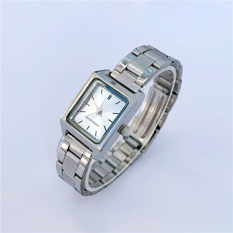 Ženski sat s nehrđajućim čeličnim kaišem, pravokutni brojčanik, kvarcni mehanizam, model 68, promjer brojčanika 30 mm, debljina 9 mm