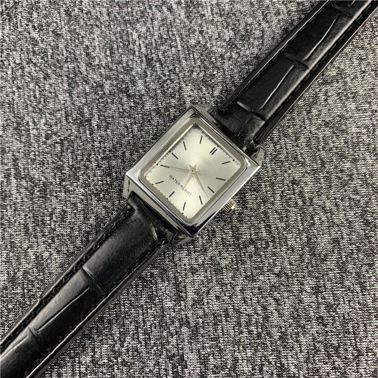 Ženski sat s nehrđajućim čeličnim kaišem, pravokutni brojčanik, kvarcni mehanizam, model 68, promjer brojčanika 30 mm, debljina 9 mm