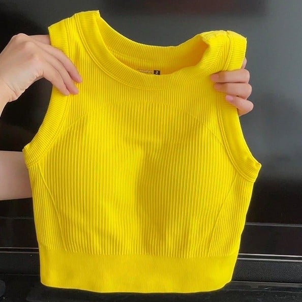 Ženski sportski top za jogu s jednom čašom, bezšivni, elastičan, duljina do kukova, s ugrađenim jastučićima