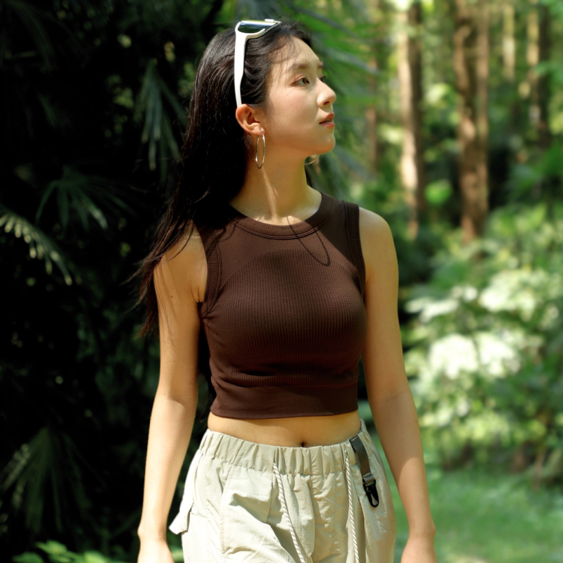 Ženski sportski top za jogu s jednom čašom, bezšivni, elastičan, duljina do kukova, s ugrađenim jastučićima