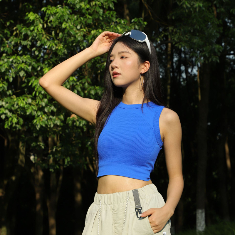 Ženski sportski top za jogu s jednom čašom, bezšivni, elastičan, duljina do kukova, s ugrađenim jastučićima