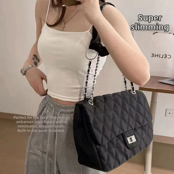 Kamisole ar iebūvētu krūšu spilvenu, kokvilnas, siksnu stilu, V kakla izgriezums, visu sezonu, 90–95% kokvilna, vidēja svara audums 181–200 g/m2