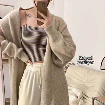 Kamisole ar iebūvētu krūšu spilvenu, kokvilnas, siksnu stilu, V kakla izgriezums, visu sezonu, 90–95% kokvilna, vidēja svara audums 181–200 g/m2