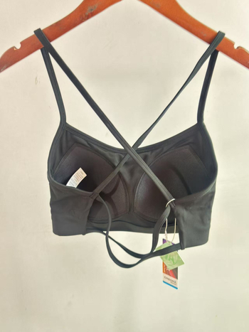 За жени All-in-One спортен сутиен с бързосъхнеща найлон-еластан материя и фиксирани чашки