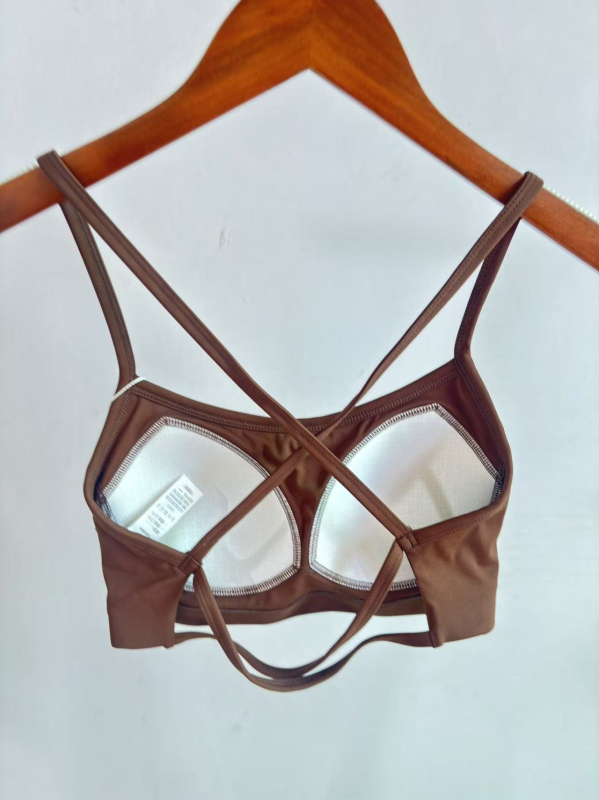 За жени All-in-One спортен сутиен с бързосъхнеща найлон-еластан материя и фиксирани чашки