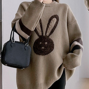 Grūtnieču komplekts ar garām piedurknēm topam un Capri biksēm, vienkrāsains modelis, pavasaris 2025 (Garās piedurknes; Capri bikses; Vienkrāsains modelis; Pavasaris 2025)