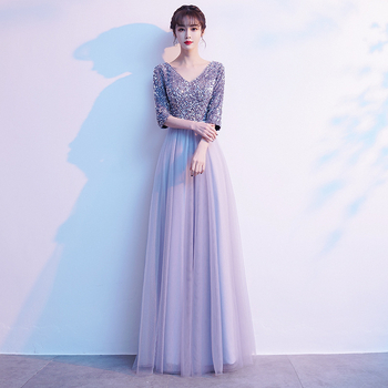 Vakara kleita skatuves vadītājai, slaidas siluetas, garā kleita, viduklis vidējais, parastas piedurknes, poliesteris, vasara 2024