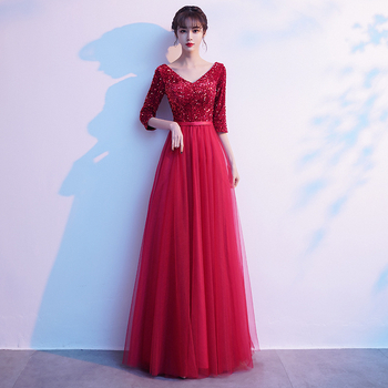 Vakara kleita skatuves vadītājai, slaidas siluetas, garā kleita, viduklis vidējais, parastas piedurknes, poliesteris, vasara 2024