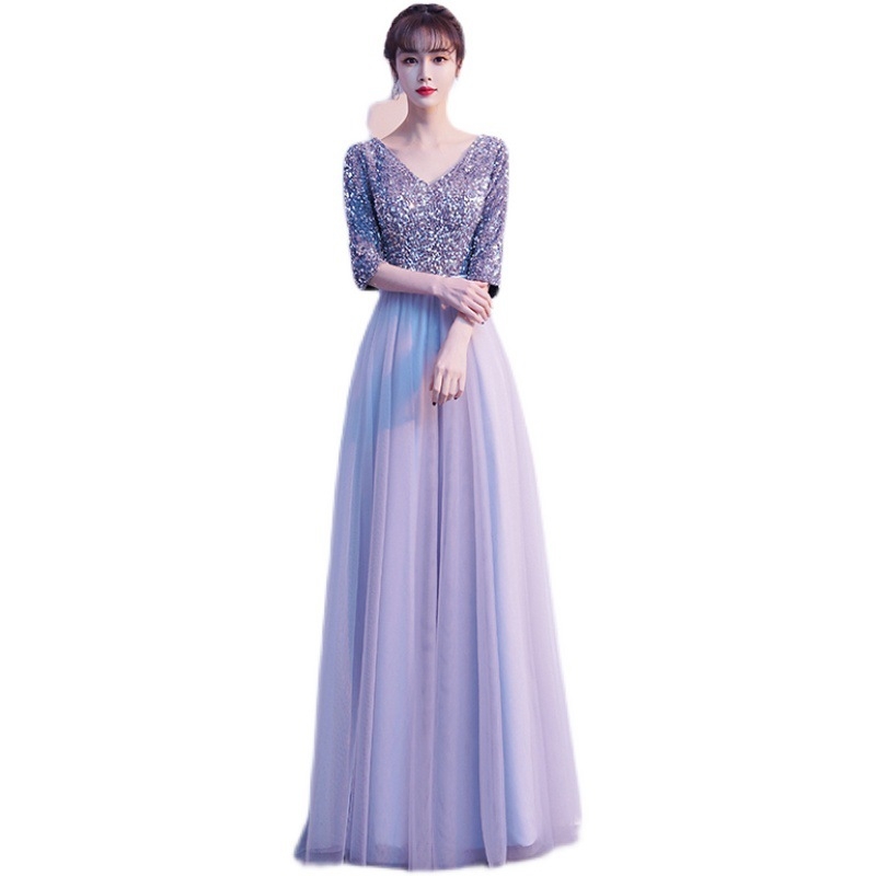 Vakara kleita skatuves vadītājai, slaidas siluetas, garā kleita, viduklis vidējais, parastas piedurknes, poliesteris, vasara 2024