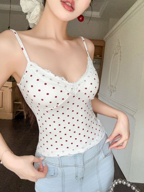 Mežģīnēm kamizole ar punktētu rakstu, V kakls, iekšējie krūšu spilventiņi, plānas siksnas