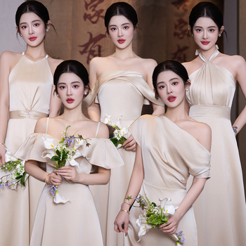 Koszorúslány ruha, 2025-ös kollekció, elegáns A-vonalú szabás, egy vállú dekoltázs, ujj nélküli, poliészter rugalmas anyag, hossz 130 cm