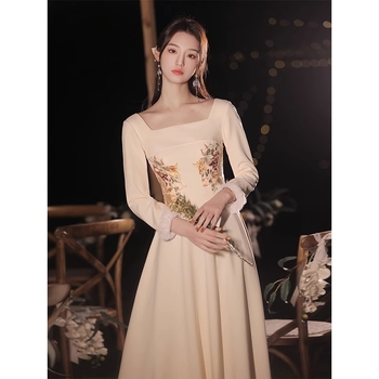 Koszorúslány ruha kínai stílusban, irodalmi retro, poliészter több mint 95%