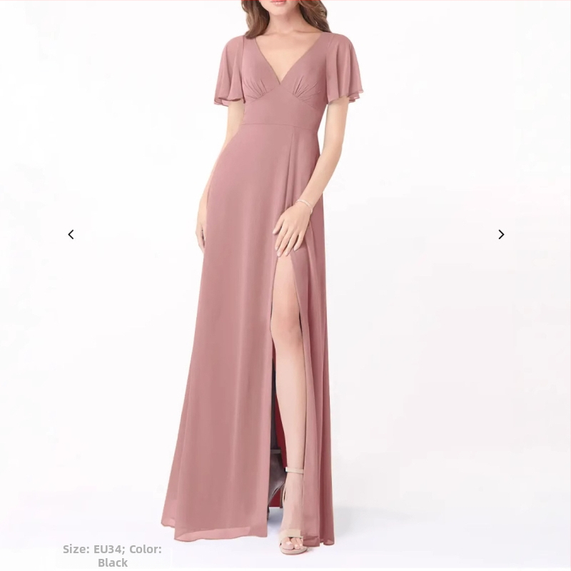 Sifonból készült koszorúslány ruha mély V-nyakkal, rövid fodros ujjakkal, hátul nyitott pánttal, hosszú A-vonalú sziluett, széles hasítékkal.