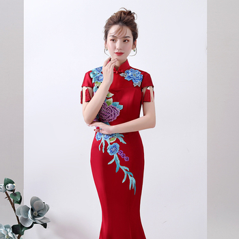 Formāla kleita ar stāvošu apkakli, īsām piedurknēm, vidukļa vidus, gara svārku, 95% kokvilnas audums, audums: poliestera šķiedra, pavasaris 2025