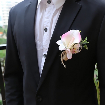 Weiran – Esküvői Calla Lily kézben tartott virág és corsage a vőlegényeknek; műanyagból, kézzel készített, logó nyomtatott