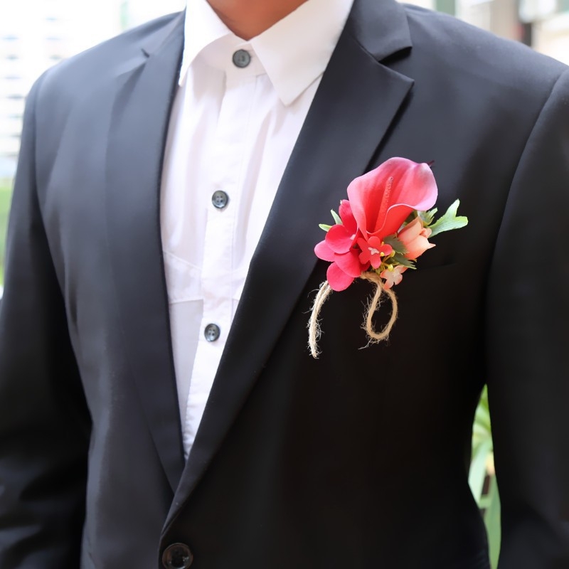 Weiran – Esküvői Calla Lily kézben tartott virág és corsage a vőlegényeknek; műanyagból, kézzel készített, logó nyomtatott