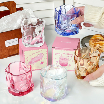 Stiklinė pasukamoji taurelė – modernus minimalistinis dizainas, be rankenos ir dangtelio, vienos sluoksnio konstrukcija, natrio kalcio stiklas, rankomis deginta, aukšta temperatūros atsparumas