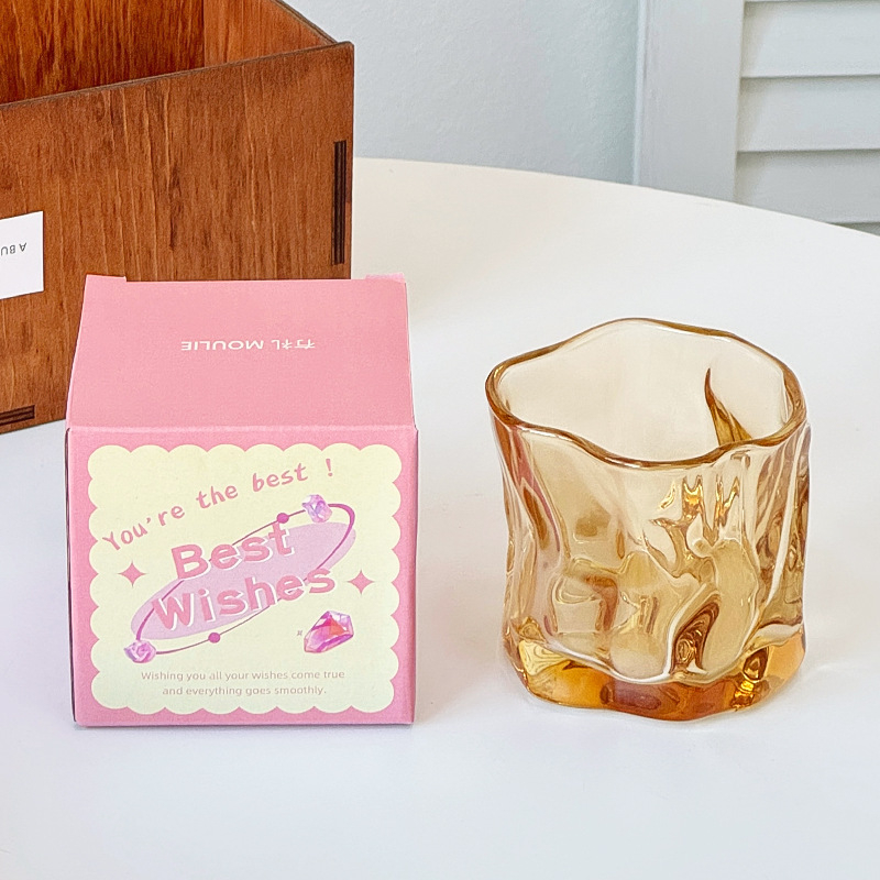 Stiklinė pasukamoji taurelė – modernus minimalistinis dizainas, be rankenos ir dangtelio, vienos sluoksnio konstrukcija, natrio kalcio stiklas, rankomis deginta, aukšta temperatūros atsparumas