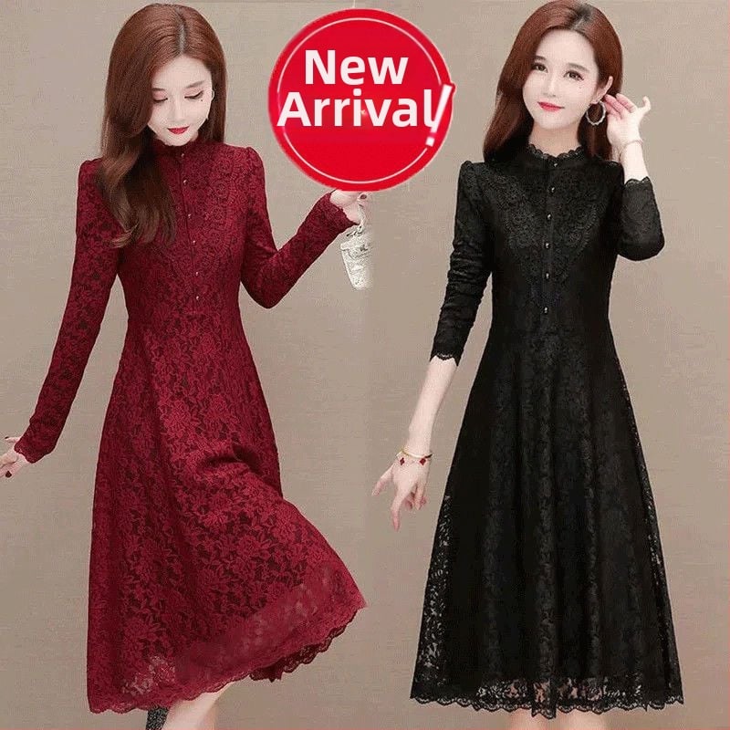 Vidēja garuma adītā kleita, apaļā kakla, garas piedurknes, šaurs piegriezums, literāri retro stils, galvenā auduma sastāvs: 90–95% neilons