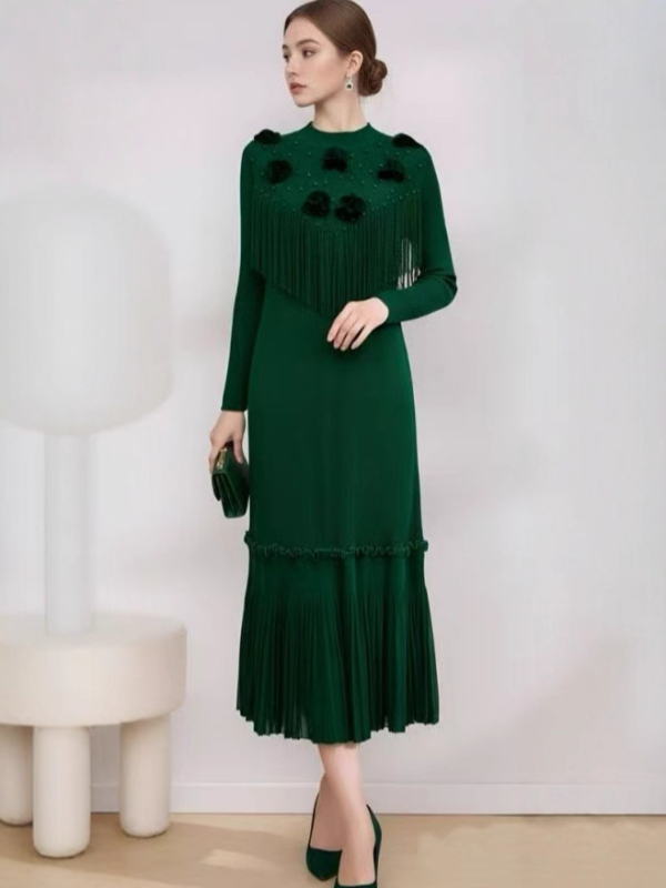 Garā plisēta kleita ar apļu kaklu, ģeometrisks raksts, izšuvumi, elastīgs poliesters, A-līnijas siluets