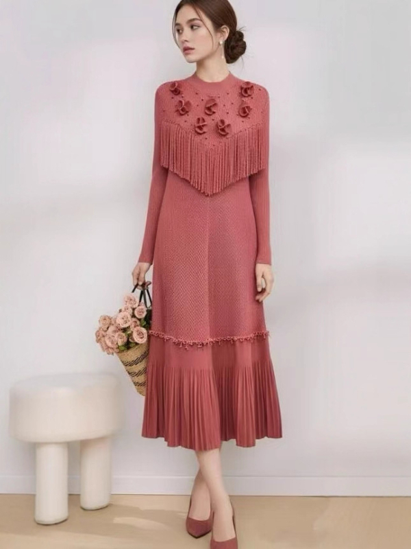 Garā plisēta kleita ar apļu kaklu, ģeometrisks raksts, izšuvumi, elastīgs poliesters, A-līnijas siluets