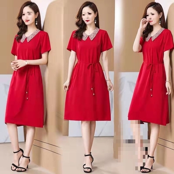 Kleita ar vidēju garumu, polo apkakle, princeses piedurknes, 3/4 piedurknes garums, Tr audums