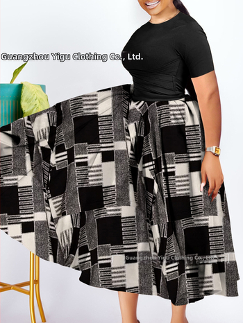 Garā kleita ar lielu volānu, apaļais kakla izgriezums, garas piedurknes, Eiropas un Amerikas stils