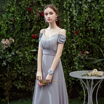 Garā līgavas māsu kleita ar vienu plecu, augsta vidukļa līnija, 3/4 piedurknēm, poliesteris