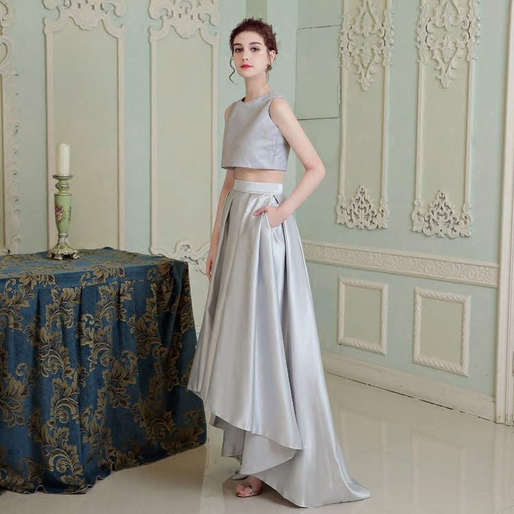 Divdaļīgs kāzu kleitas komplekts: A līnijas gara svārki ar augstu jostu, 3/4 piedurknēm; poliestera šķiedras + hlorētas šķiedras