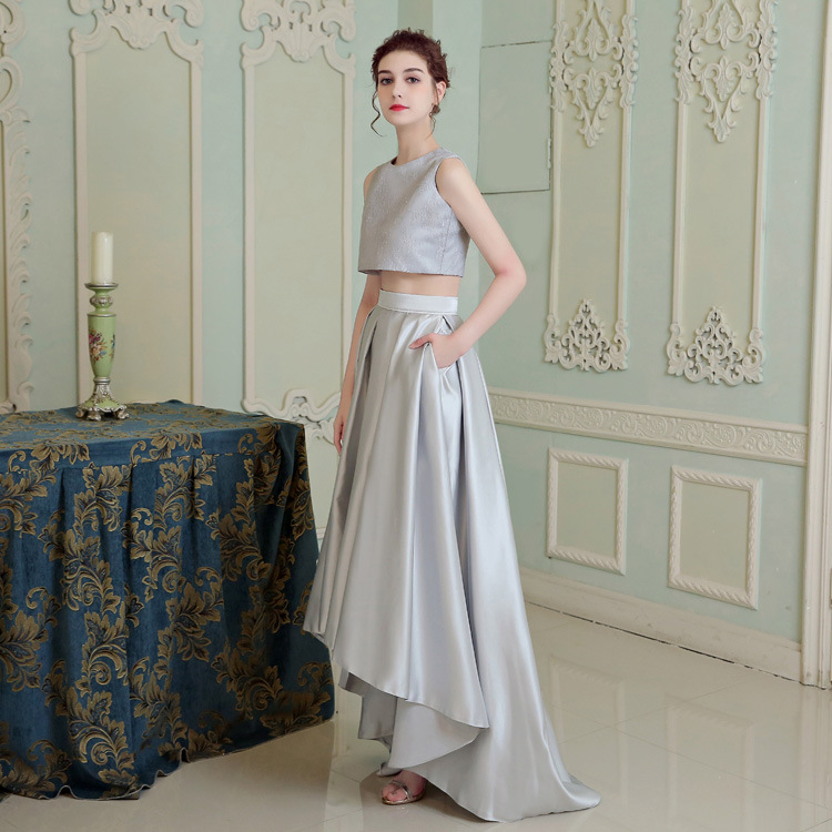 Divdaļīgs kāzu kleitas komplekts: A līnijas gara svārki ar augstu jostu, 3/4 piedurknēm; poliestera šķiedras + hlorētas šķiedras