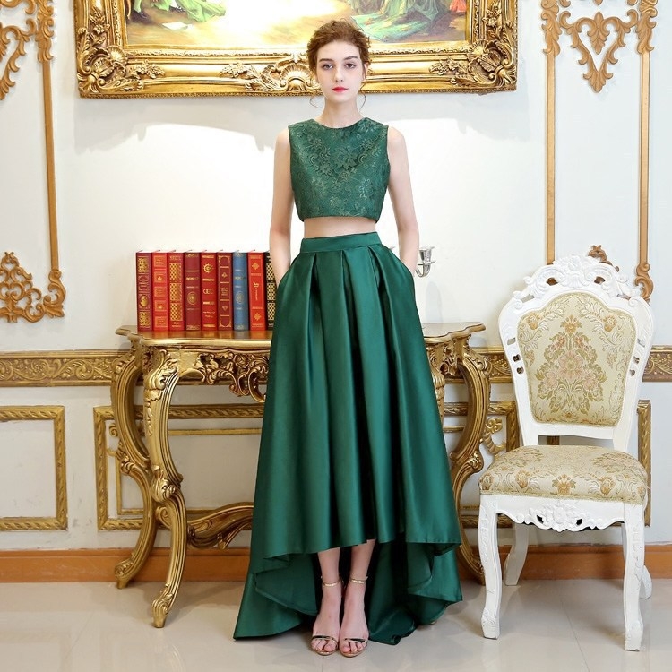 Divdaļīgs kāzu kleitas komplekts: A līnijas gara svārki ar augstu jostu, 3/4 piedurknēm; poliestera šķiedras + hlorētas šķiedras