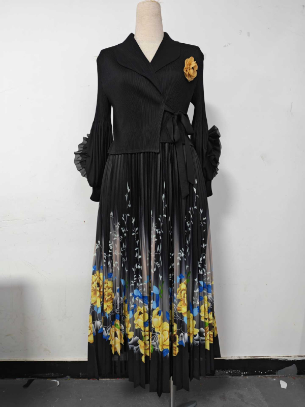 Ilga kleita ar ziedu rakstu, laternu piedurknēm, kostīma apkakle, A līnijas siluets, 95% poliester