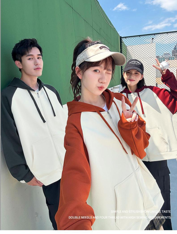 Kapucē patchwork džemperis ar kontrastšuvēm, poliesters, normāls piegriezums, pāru dizains