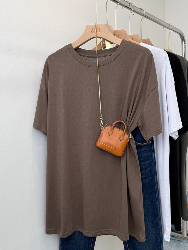 Majica kratkih rukava od pamuka i poliestera (50-70% pamuk, 30-50% poliester); okrugli izrez; kratki rukavi; širok kroj