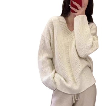 Plus izmēra chenille adījuma džemperis ar V kaklu – brīva piegriezne, elastāna maisījums