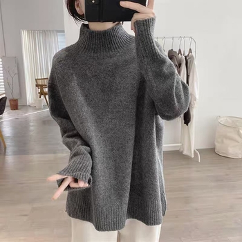 Pleteno jakna-sviter od chenille tkanine s elastanom, poluoturtneck ovratnik, izvezeni detalji