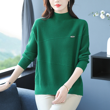 Дамски пуловер с полу‑висока яка, дебела плетка, модел райета/каре, свободен силует, смес вискоза-полиестер