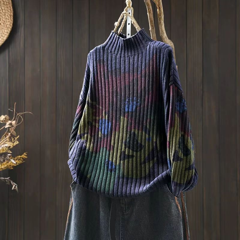 Pamukasti pleteni džemper slobodnog kroja s poluturtleneck ovratnikom, raglan rukavima, apstraktni uzorak