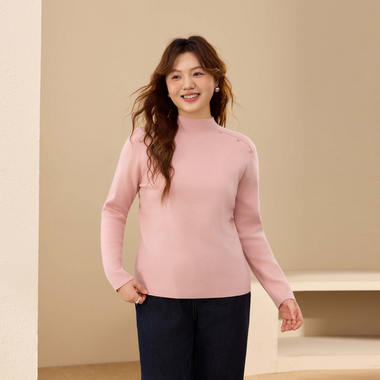 Sieviešu adīta blūze ar kapuci un pusaugšu kaklu, slaids siluets, garas piedurknes, no viskozes šķiedras