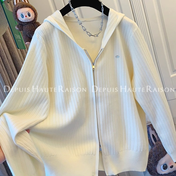 Adīts apģērbs ar kapuci, brīvu griezumu, garās piedurknes, spandeksa materiāls, rudens 2025