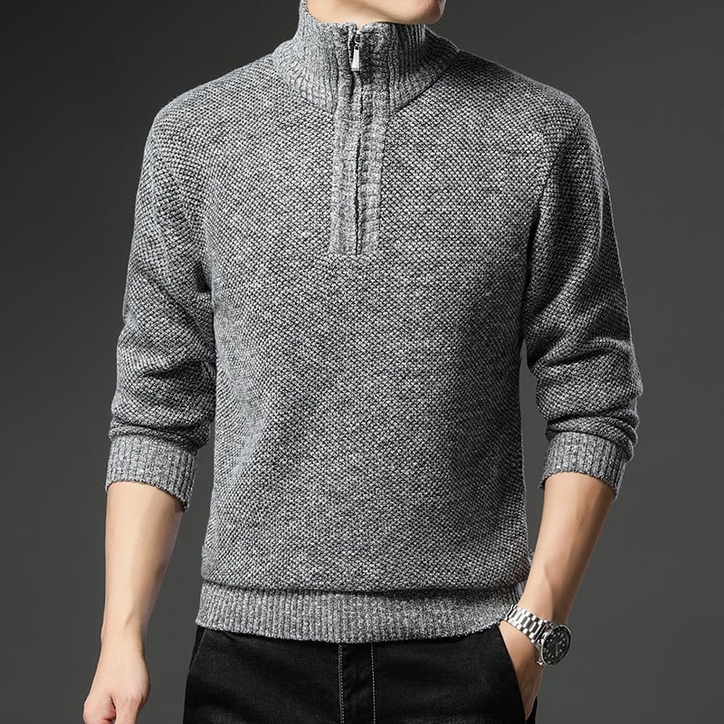 Slim fit adīta džemperis ar pusaugstu apkakli, flīsa oderējums, jacquard adījums, 100% poliesters