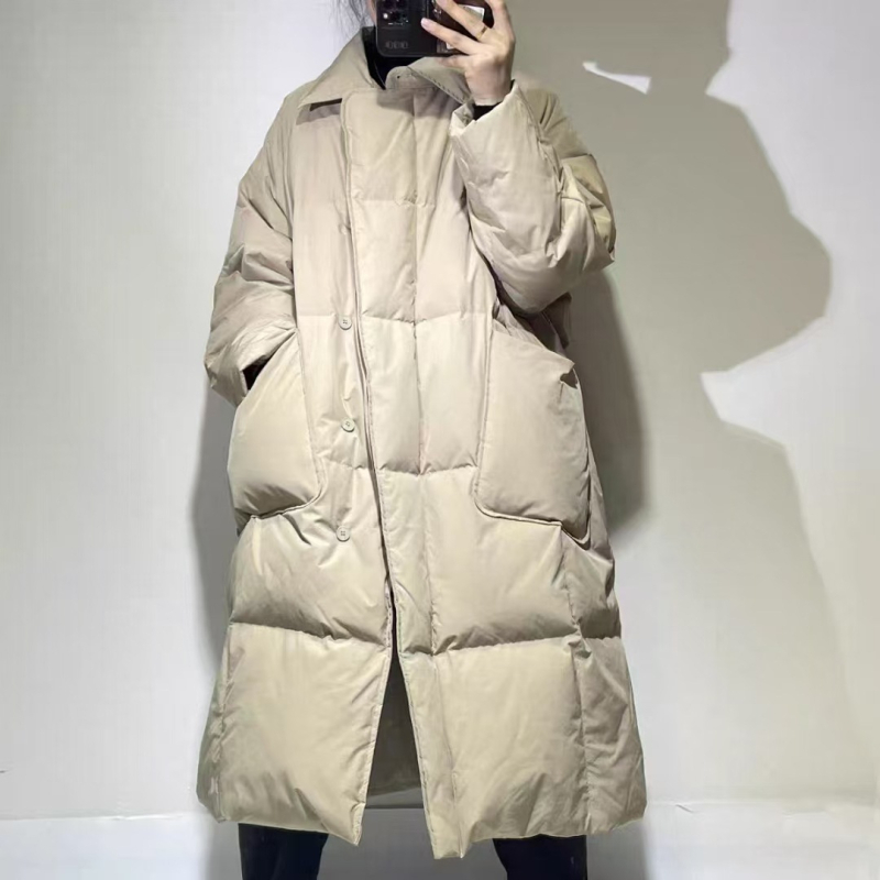 Női téli pehelydzseki poliészter fő anyaggal, pehelytartalom 50%, töltet 301–350 g, középméretű hossz (65–80 cm)