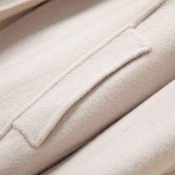 Γυναικείο παλτό από μαλλί με γιακά κούκλας, στενή γραμμή, μεσαίου μήκους, μακριά μανίκια, μονοκόμματο κούμπωμα