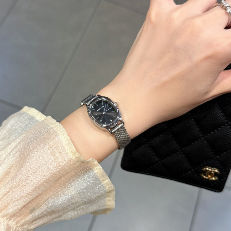 Дамски овален ретро часовник с кварцов механизъм, корпус от сплав, каишка от неръждаема стомана, водоустойчивост до 10 м