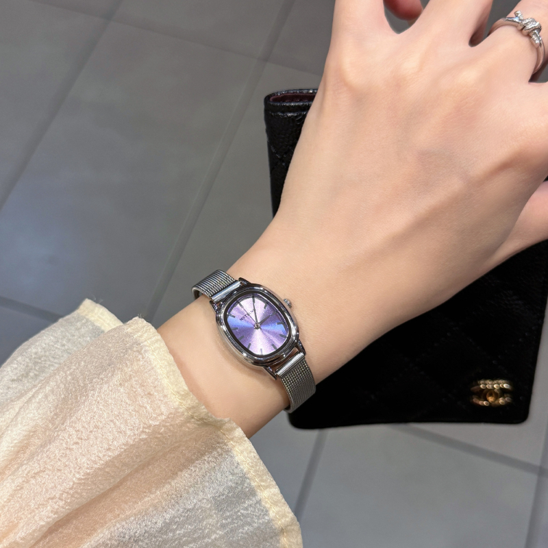 Дамски овален ретро часовник с кварцов механизъм, корпус от сплав, каишка от неръждаема стомана, водоустойчивост до 10 м