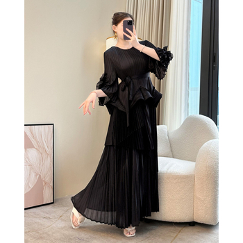 Set din două piese cu fustă plisată — lungă, poliester, Primăvara 2025, Dreams